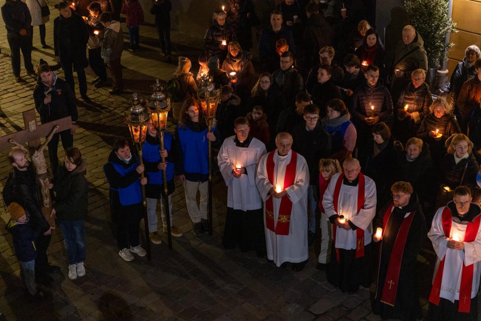 Kaune – įspūdinga kryžiaus kelio procesija