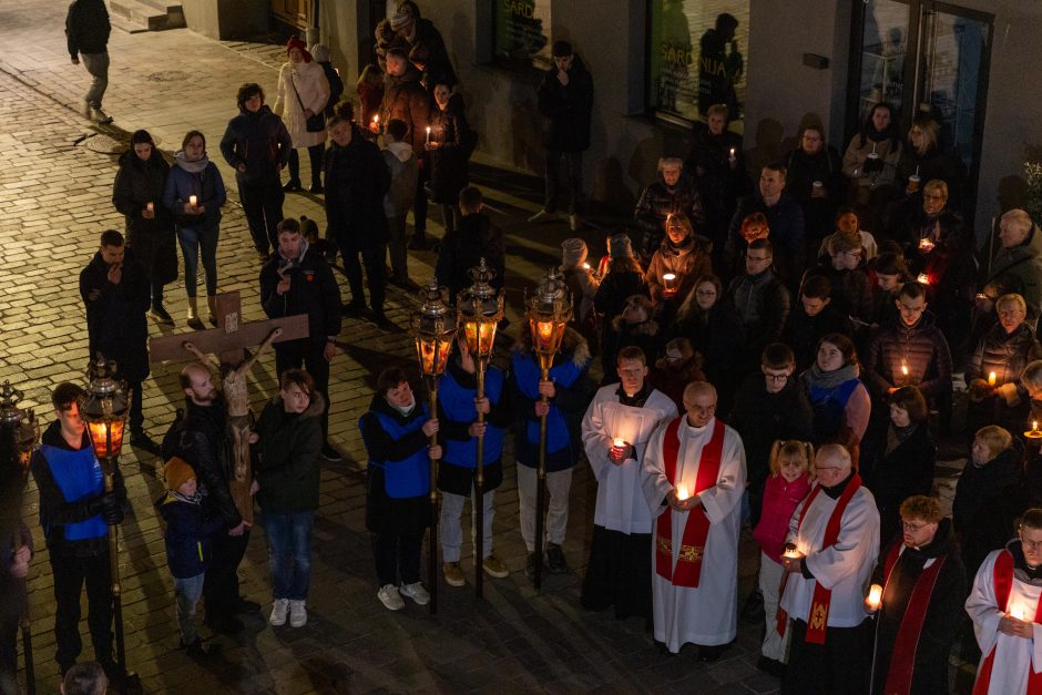 Kaune – įspūdinga kryžiaus kelio procesija