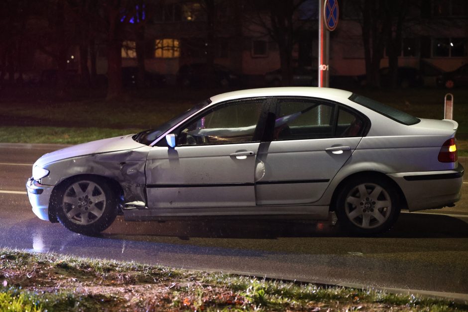 V. Krėvės prospekte susidūrė BMW ir „Volvo“