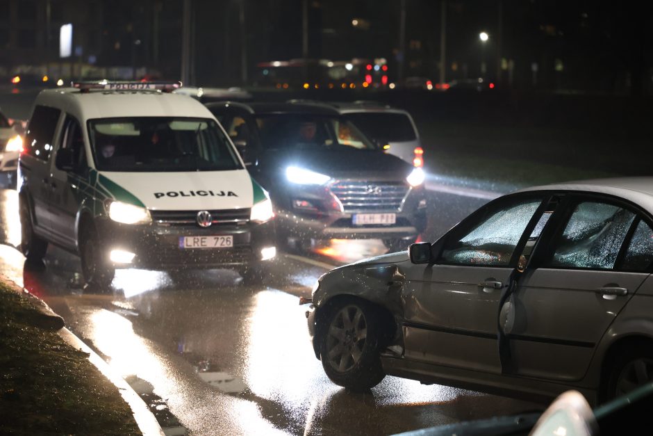 V. Krėvės prospekte susidūrė BMW ir „Volvo“