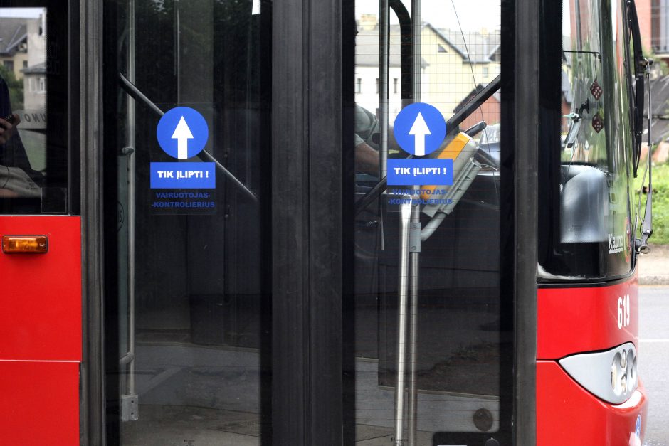 Sostinėje autobuse nukentėjo 86 metų keleivė