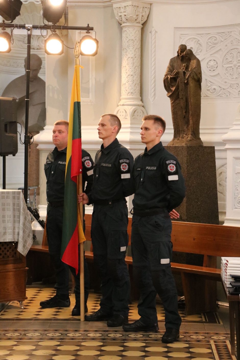 Kauno apskrities policijos gretas papildė beveik dvi dešimtys pareigūnų