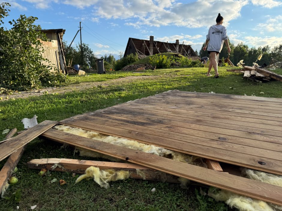 Dar skaičiuoja Šiaulių rajone viesulo padarytus nuostolius: žiauriai atrodo