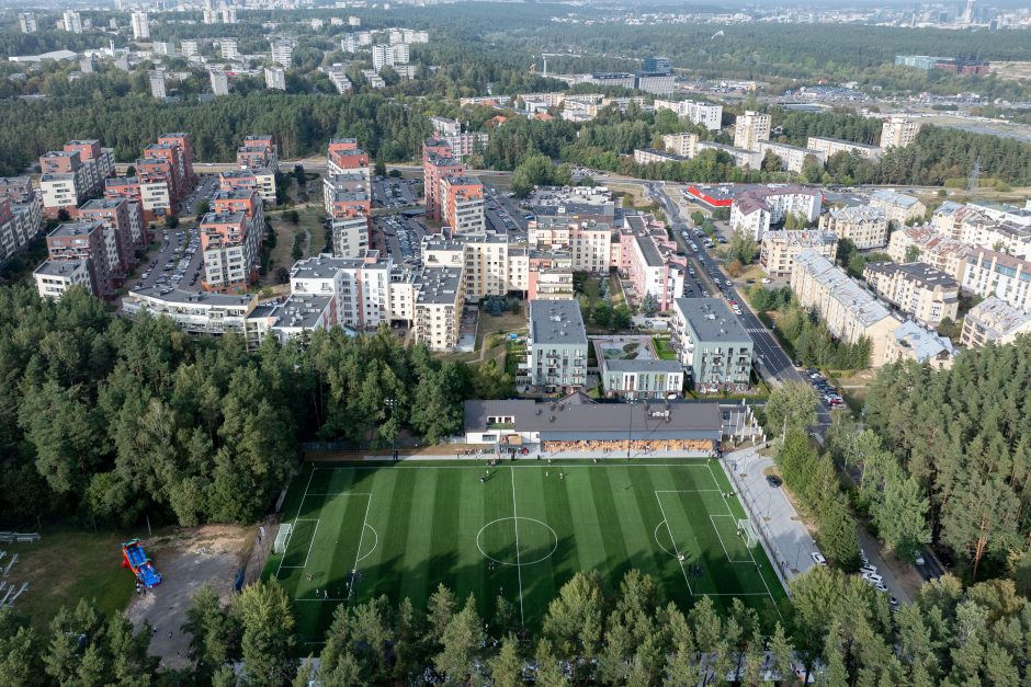 Vilniuje oficialiai pristatytas naujas „VFA-Hanner“ futbolo stadionas