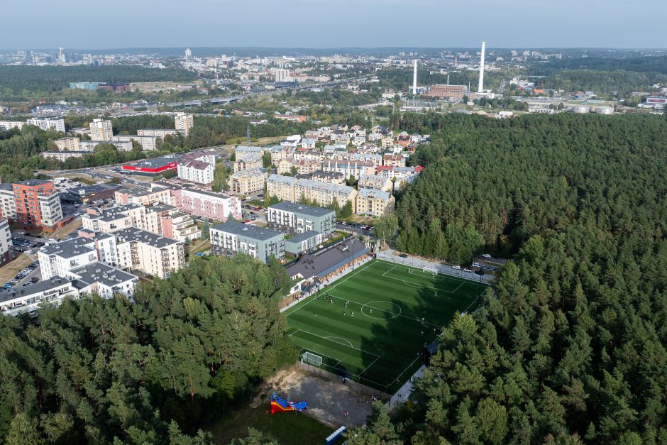 Vilniuje oficialiai pristatytas naujas „VFA-Hanner“ futbolo stadionas