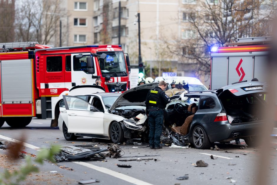 Avariją sostinės Savanorių prospekte sukėlusi moteris paguldyta į ligoninę