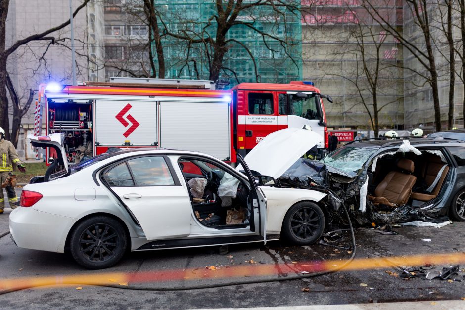 Avariją sostinės Savanorių prospekte sukėlusi moteris paguldyta į ligoninę