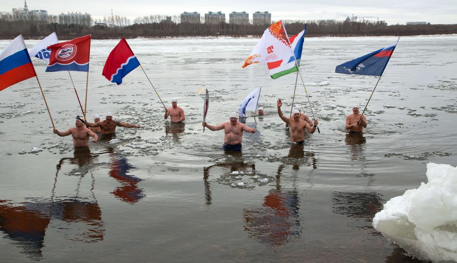 Sočio olimpiados ugnis pasinėrė į Baikalo ežerą