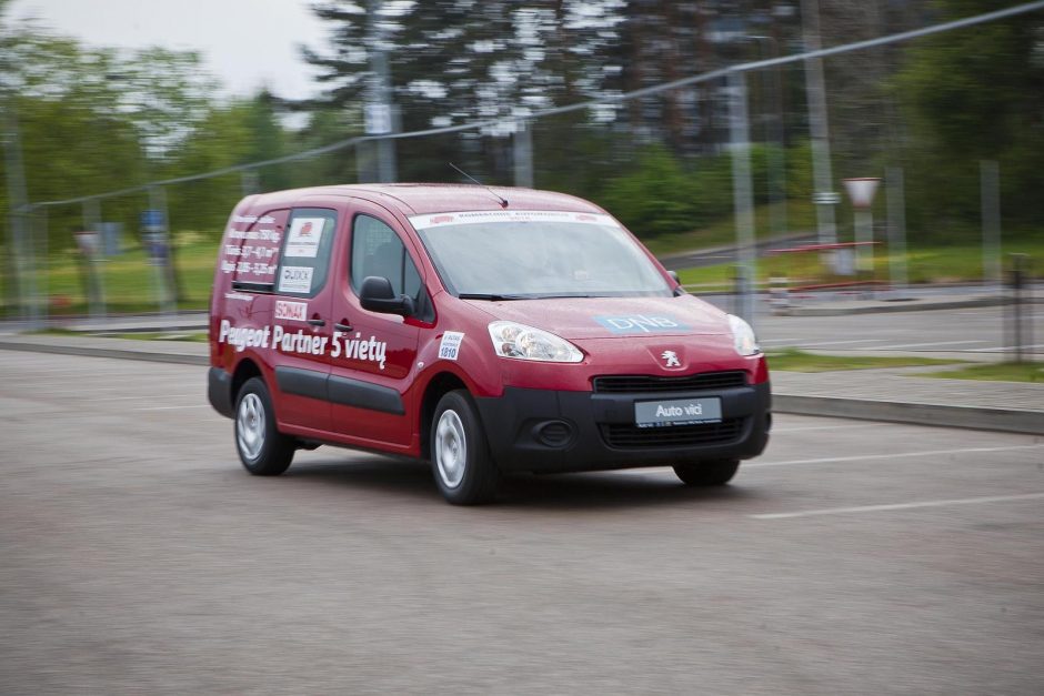 „Komercinio automobilio 2014“ laurus pelnė „Ford Transit Van“