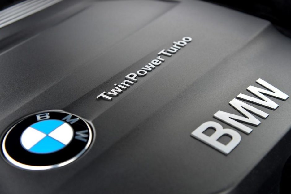 BMW Tarptautinėje Paryžiaus automobilių parodoje žada nustebinti