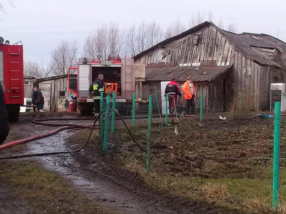 Drevernoje ugnis pasiglemžė gyvenamąjį namą