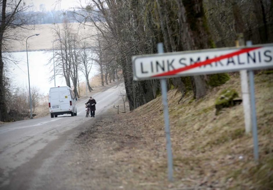 R. Puišio paroda: Linksmakalnis fotomenininko akimis