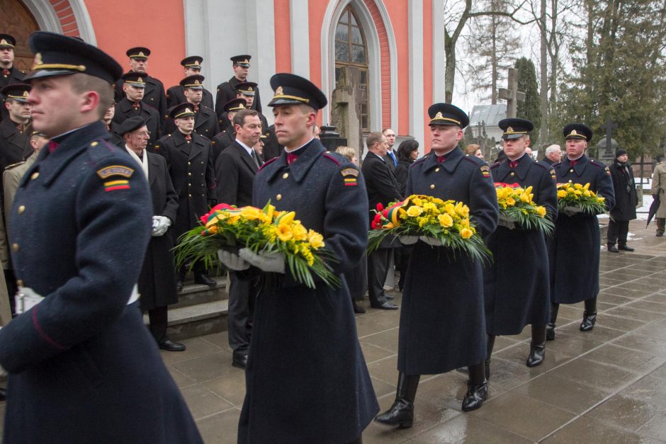  Rasų kapinėse pagerbti 1918 m. vasario 16-osios Nepriklausomybės Akto Signatarai