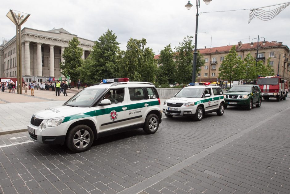 Pareigūnai reikalauja papildomų socialinių garantijų