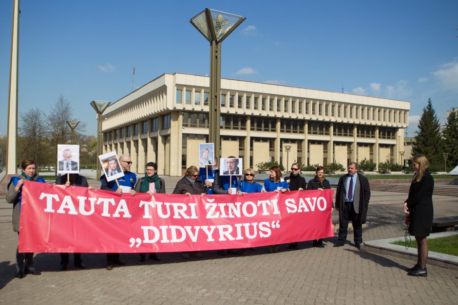 Seimas: darbdavys turės informuoti apie viršvalandžius