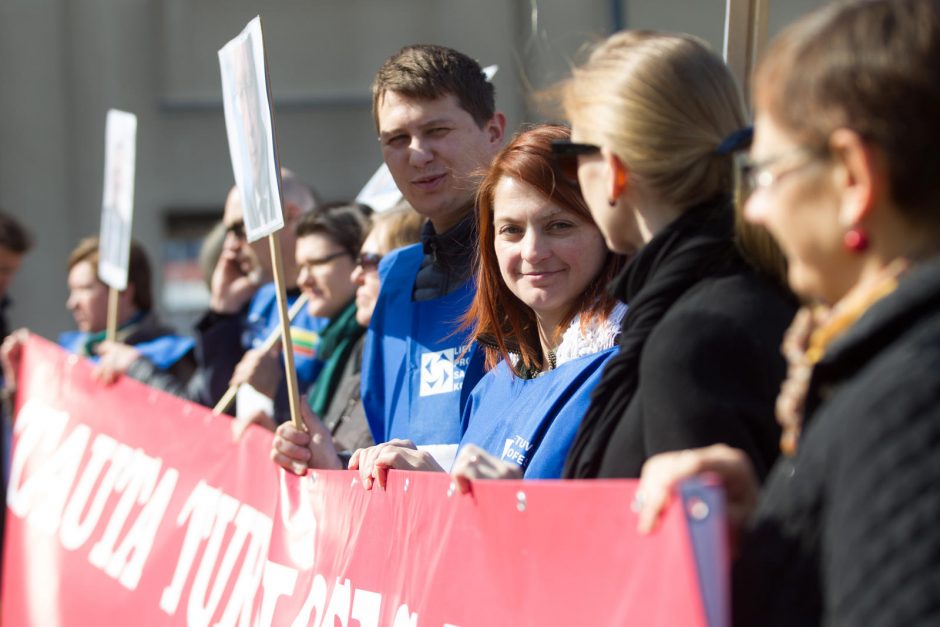 Seimas: darbdavys turės informuoti apie viršvalandžius