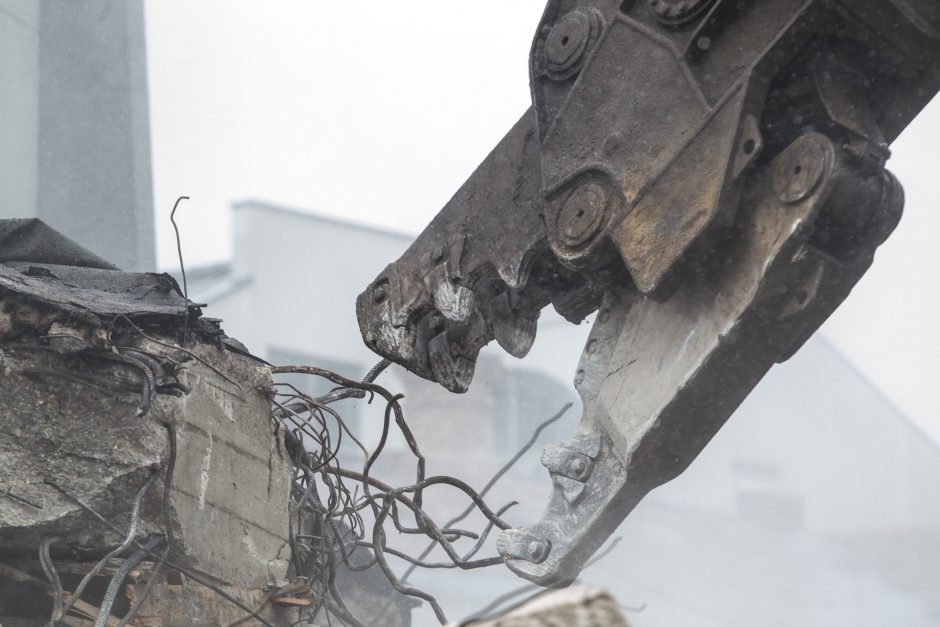 Griaunamas istorinis sovietmečiu statytas kino teatras „Lietuva“