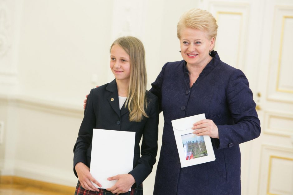 D. Grybauskaitė pasveikino „Tūkstantmečio vaikus“ 