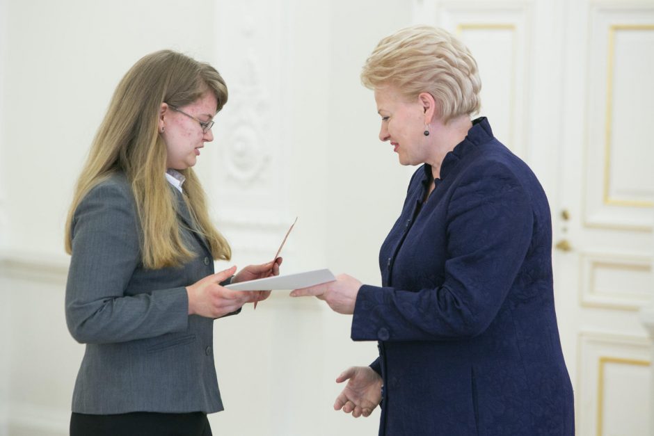 D. Grybauskaitė pasveikino „Tūkstantmečio vaikus“ 