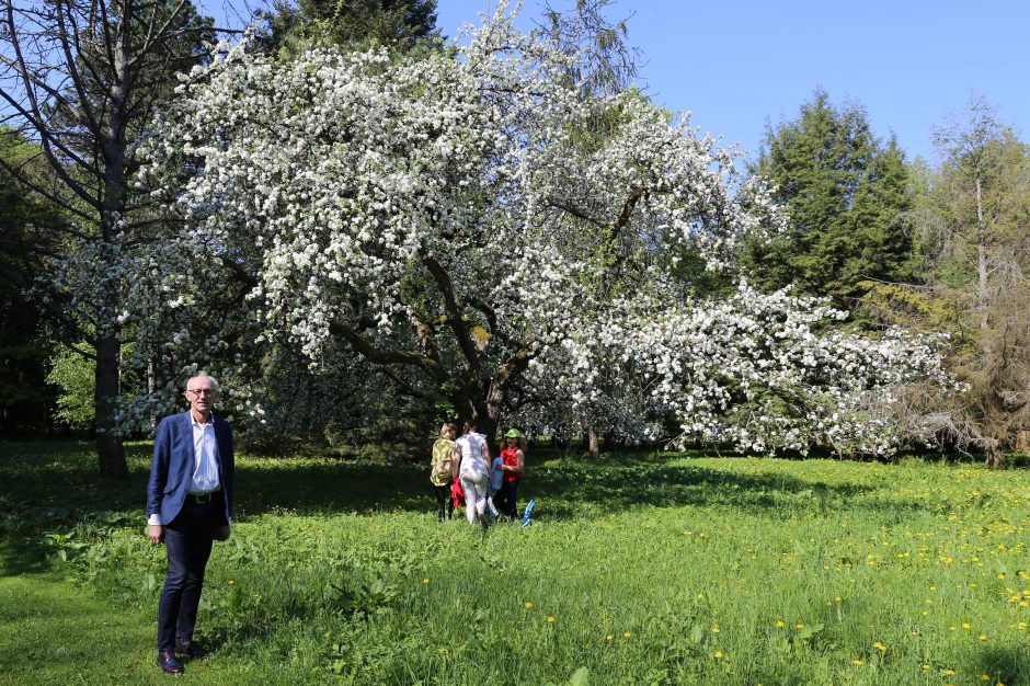 Obelynėje skambėjo himnai gegutei, pavasariui ir jaunystei