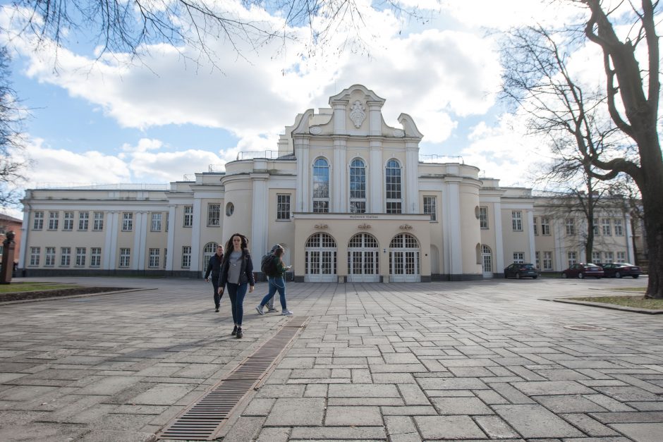 Kauno muzikinio teatro spindesys ir skurdas