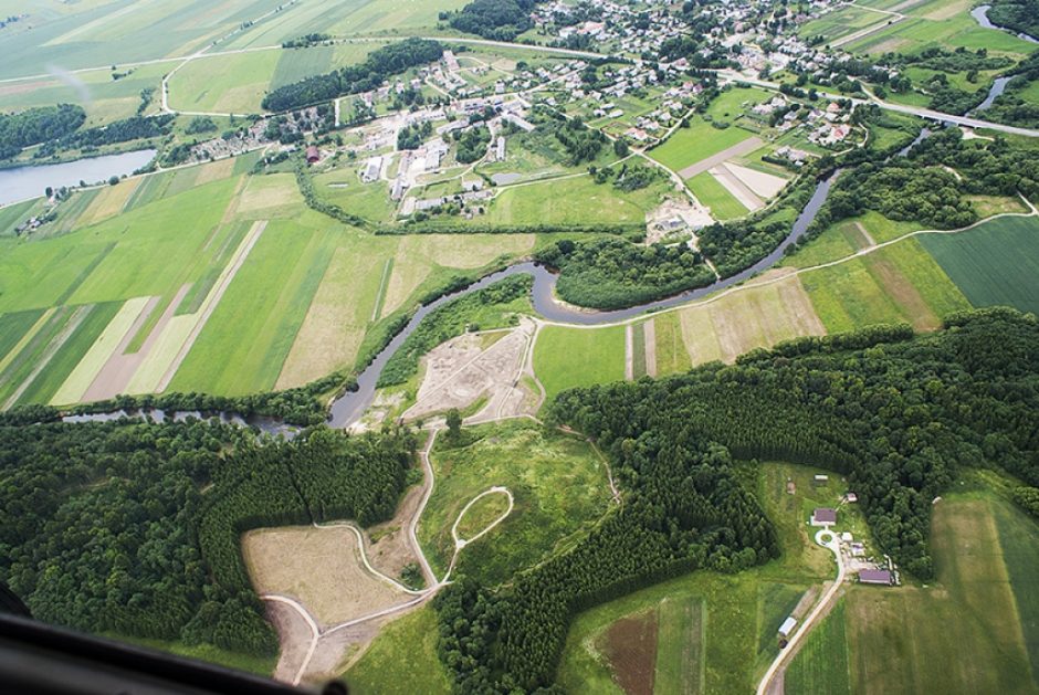 Kretingos rajonas užburia legendomis, dvarais ir sodais