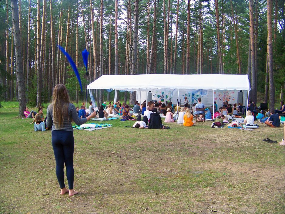 Dvasinių praktikų festivalyje „Mandala“ – šimtai laimingų žmonių