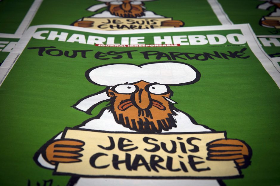 „Charlie Hebdo“ naujausias numeris pardavinėjamas už tūkstančius eurų