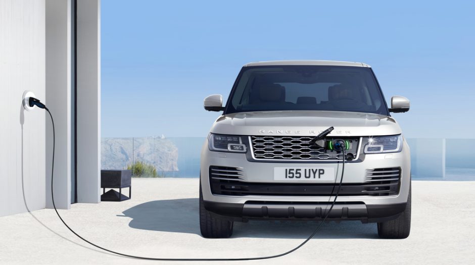 Naujas „Range Rover“ turės įkraunamą hibridinę versiją