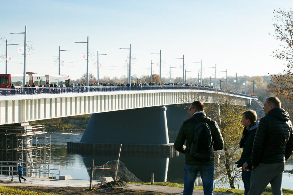 Ilgai laukta akimirka: Kaune atidarytas Panemunės tiltas