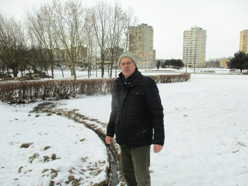 P. Lukšio gatvės daugiabučio gyventojai negali prisišaukti komunalininkų pagalbos