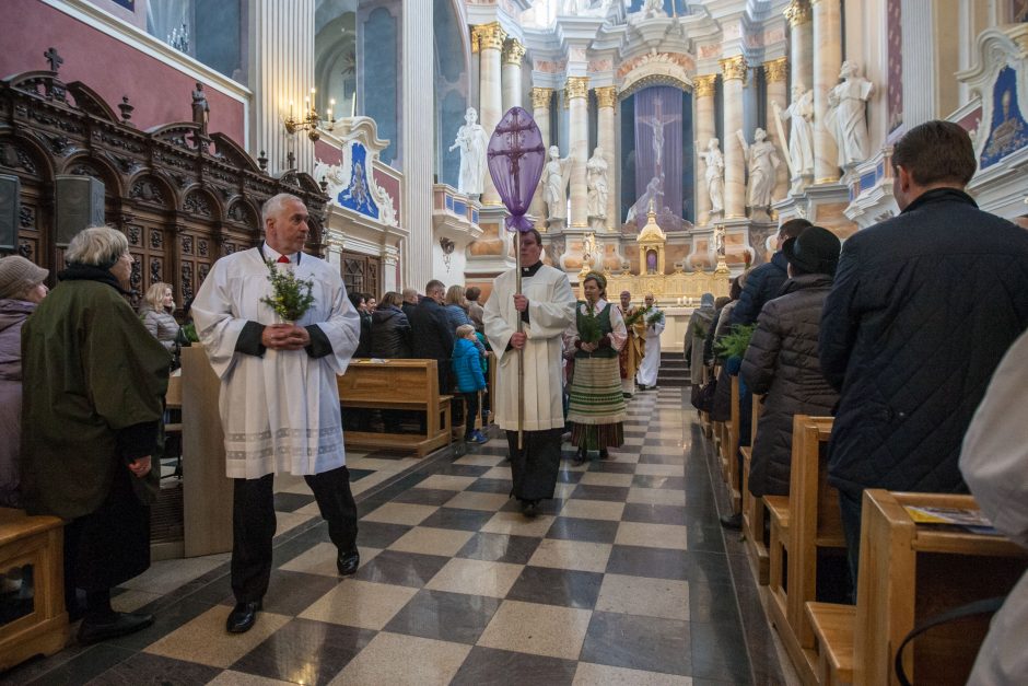 Katalikai švenčia Verbų sekmadienį 