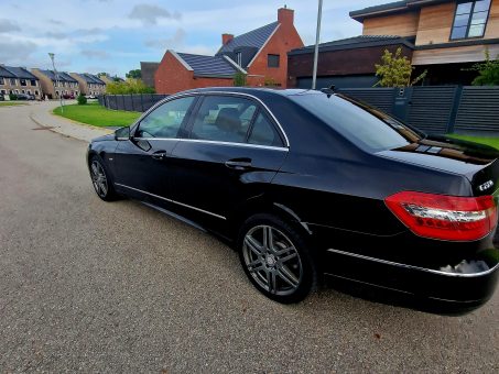 Skelbimas - Keleivių pervežimo sprendimai Mercedes automobiliais