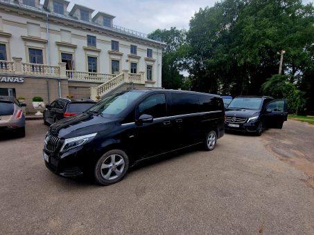 Skelbimas - Keleivių pervežimo sprendimai Mercedes automobiliais