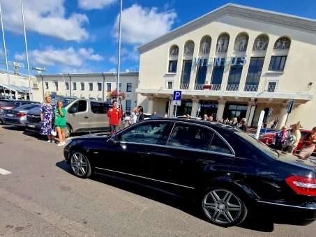 Skelbimas - Keleivių pervežimo sprendimai Mercedes automobiliais