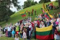 Tradicija: Domeikavos bendruomenė Tautinę giesmę gieda ant Lentainių piliakalnio.