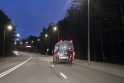 Pavojinga: kai kurie dviratininkai stengiasi važiuoti paskui didesnes transporto priemones, kad sumažintų oro pasipriešinimą.