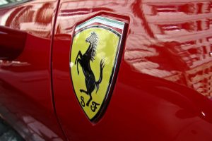 „Ferrari“ Europoje priims mokėjimus kriptovaliutomis