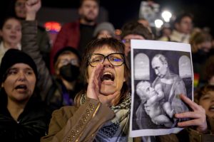 Rumunijoje vyko demonstracijos prieš kraštutinių dešiniųjų kandidatą į prezidentus