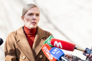 A. Bilotaitė: didžiulė migrantų grupė agresyviomis priemonės bandė patekti į Lenkiją