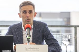 SEB ekonomistas: vidutinė metinė infliacija šiemet gali siekti 2 proc.