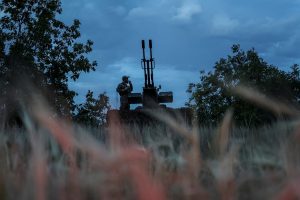 Ukraina skelbia naktį numušinėjusi rusų dronus ir raketas, dalį jų – virš Kyjivo 