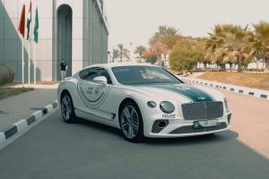 Policininkai sėdo prie naujo „Bentley“ vairo