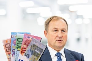 A. Paukštys: mano nuostoliai – 3 mln., išmesti į šiukšlyną