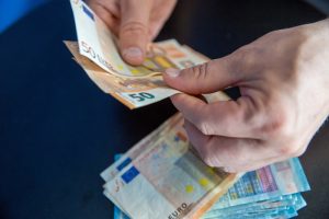 VRK partijoms paskirstė 2,92 mln. eurų valstybės dotacijų