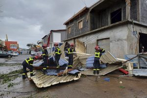 Prancūzijos valdą Majotą nusiaubus ciklonui „Chido“ žuvo keli šimtai žmonių