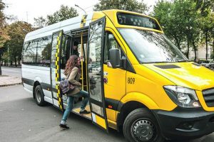 Kelionė maršrutiniu taksi Kaune kainuos tiek pat kiek troleibusu ar autobusu