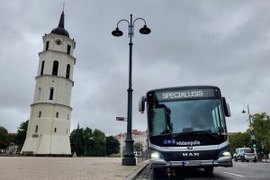 Sostinės gatvėse testuojamas elektrinis autobusas