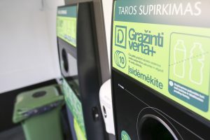 Taromatus siūloma atverti stiklainiams, verslas priešinasi