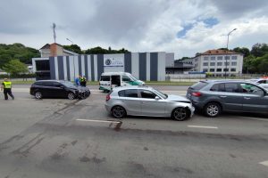 Kaune susidūrė trys automobiliai, ligoninėje – trys žmonės